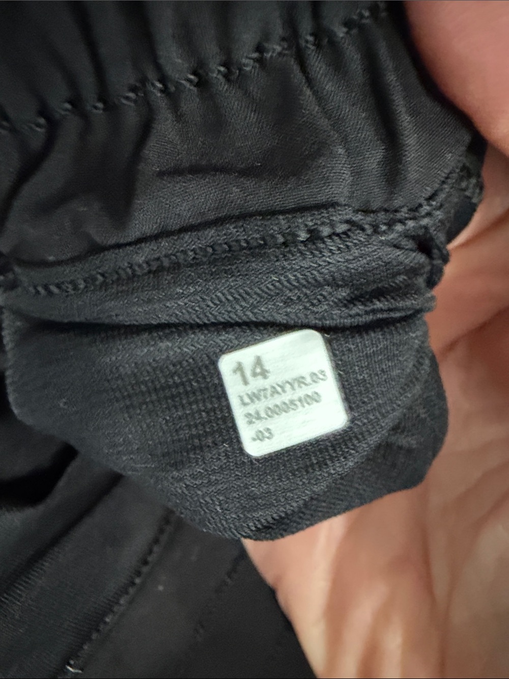 Lululemon shorts size 14 - Picture 4 of 4